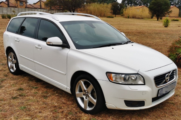 2011 Volvo V50 2.0